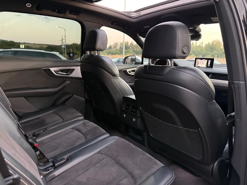 Audi SQ7 ABT* 520hp* Panorama* Matrix* Virtual* Head-up, снимка 12 - Автомобили и джипове - 51738448