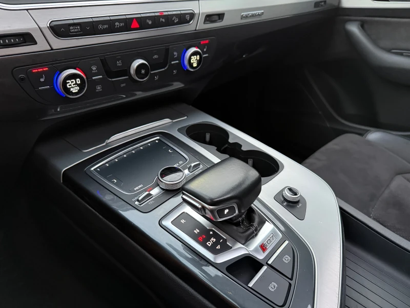 Audi SQ7 ABT* 520hp* Panorama* Matrix* Virtual* Head-up, снимка 13 - Автомобили и джипове - 51738448