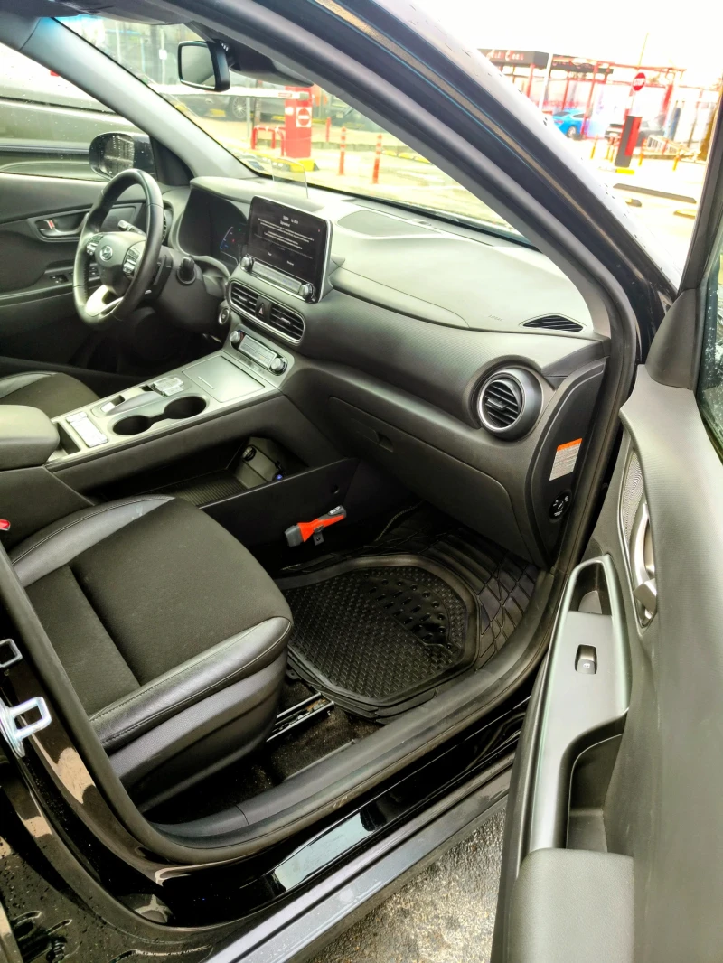 Hyundai Kona 64KWh/Blue link/3 ФАЗНА/SOH100%/Термопомпа/HEADUP, снимка 4 - Автомобили и джипове - 53263770