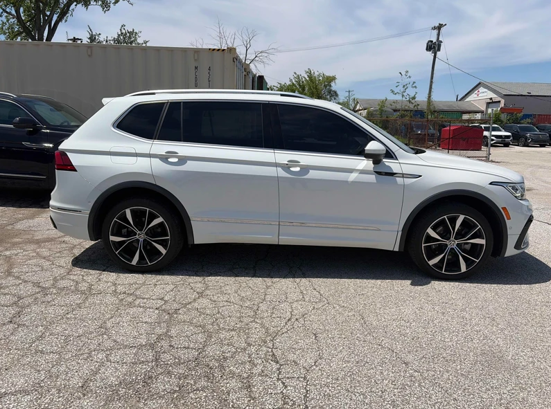 VW Tiguan Allspace 2.0L R-LINE| CARFAX| , снимка 3 - Автомобили и джипове - 54761519