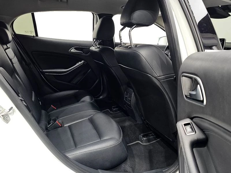 Mercedes-Benz GLA 220 2.2 Automatic Висок клас оборудване, снимка 10 - Автомобили и джипове - 55751425