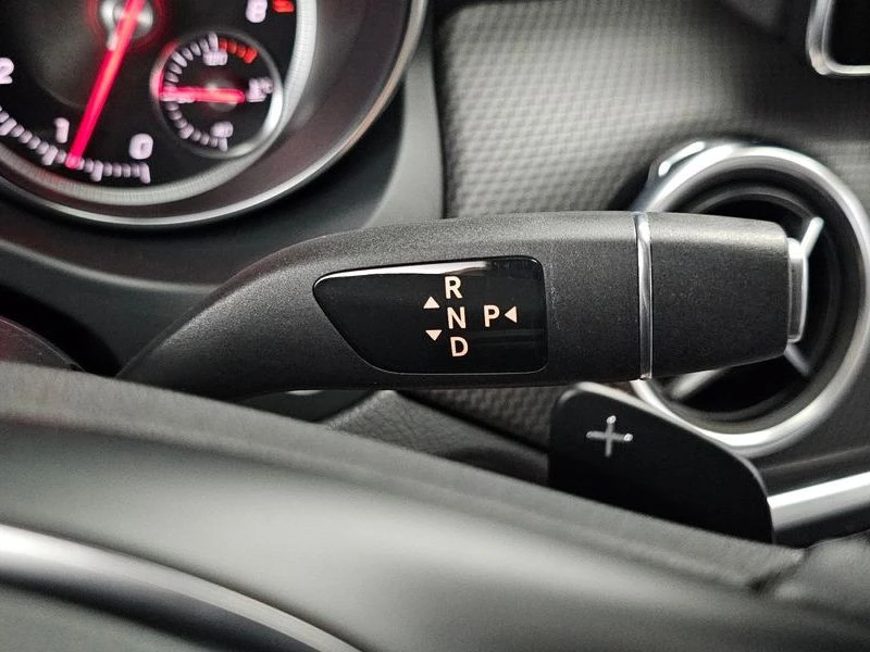 Mercedes-Benz GLA 220 2.2 Automatic Висок клас оборудване, снимка 7 - Автомобили и джипове - 55751425