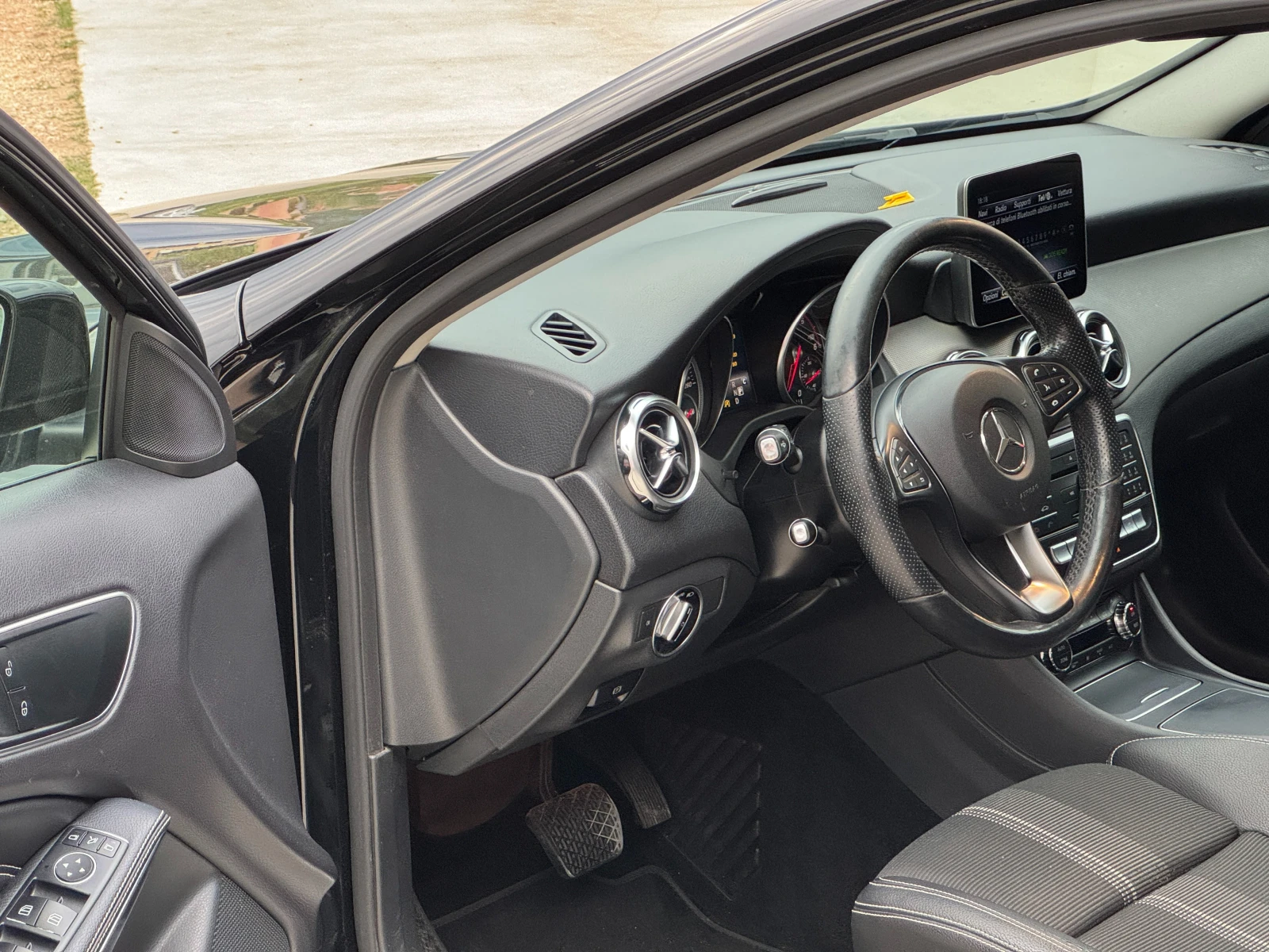 Mercedes-Benz GLA 200  - изображение 8