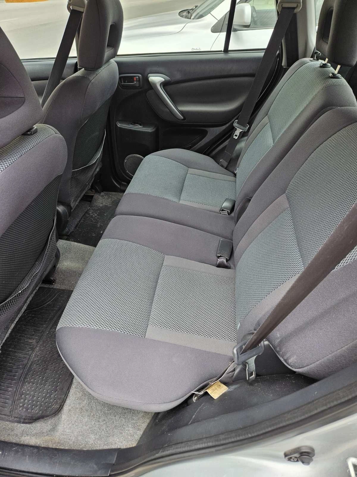Toyota Rav4  - изображение 6