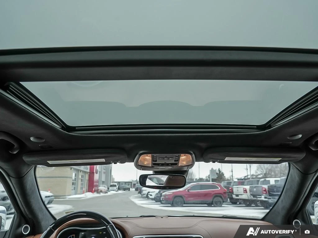 Jeep Grand cherokee 2018 Jeep Grand Cherokee Summit 4WD, снимка 14 - Автомобили и джипове - 54054178