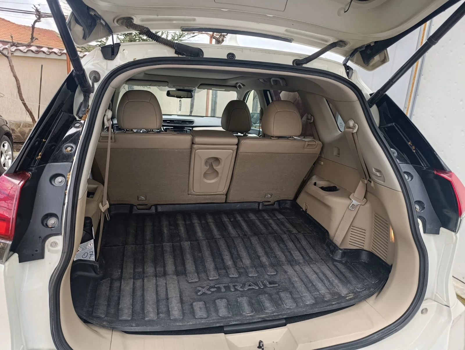 Nissan X-trail 7 местен, снимка 8 - Автомобили и джипове - 54081219