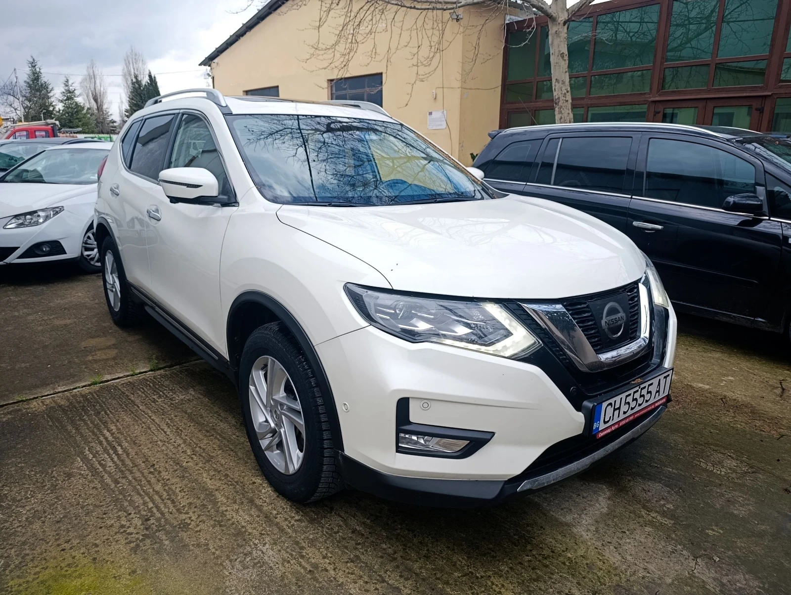 Nissan X-trail 7 местен, снимка 3 - Автомобили и джипове - 54081219