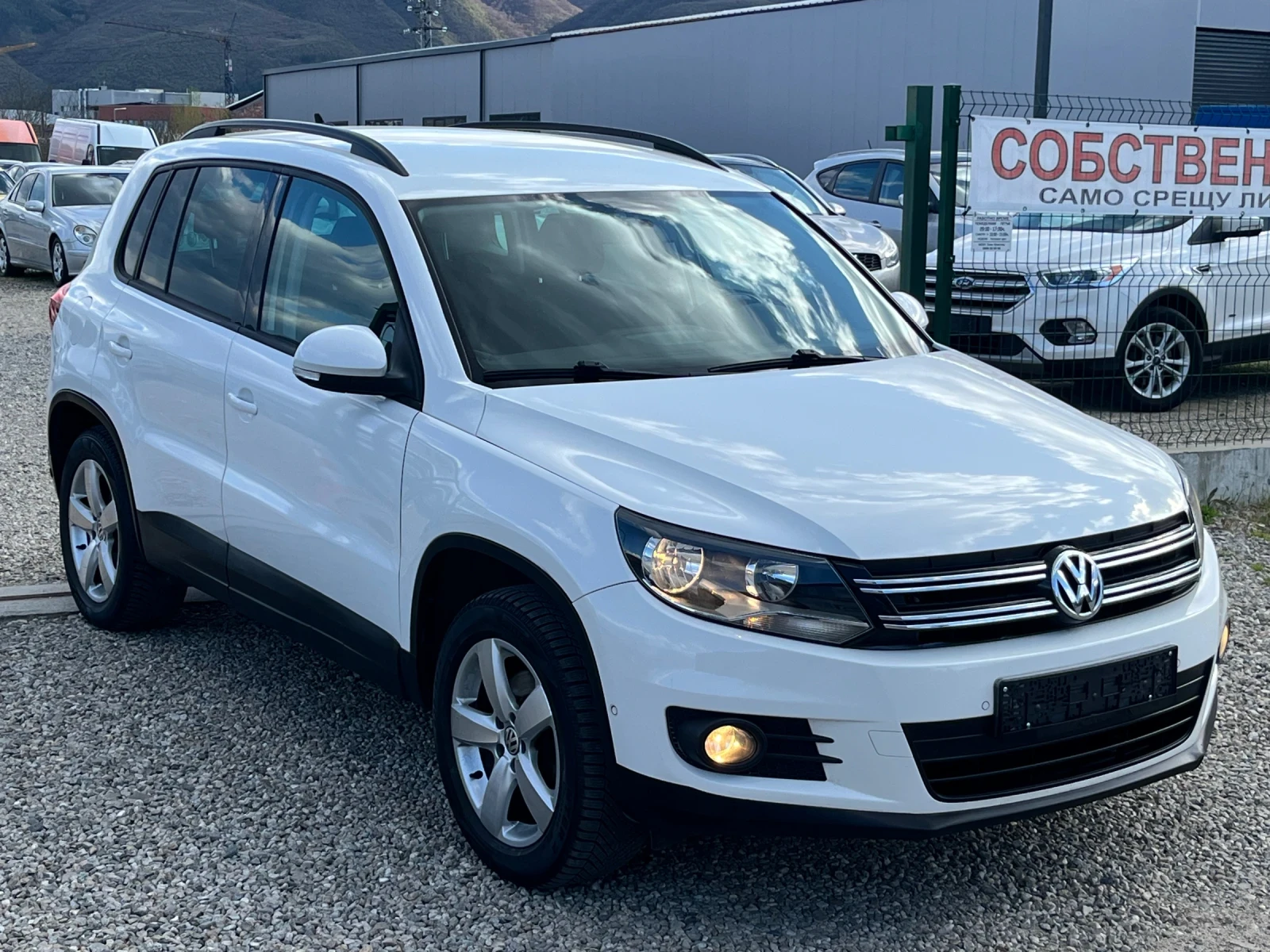 VW Tiguan 2.0TDI.Face Lift.Много хубав!!!Собствен лизинг!!!, снимка 3 - Автомобили и джипове - 54150599