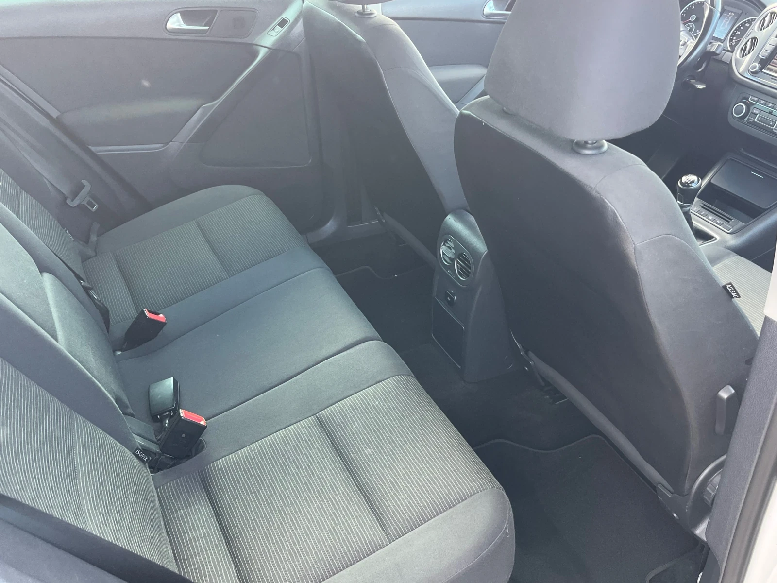 VW Tiguan 2.0TDI.Face Lift.Много хубав!!!Собствен лизинг!!!, снимка 13 - Автомобили и джипове - 54150599