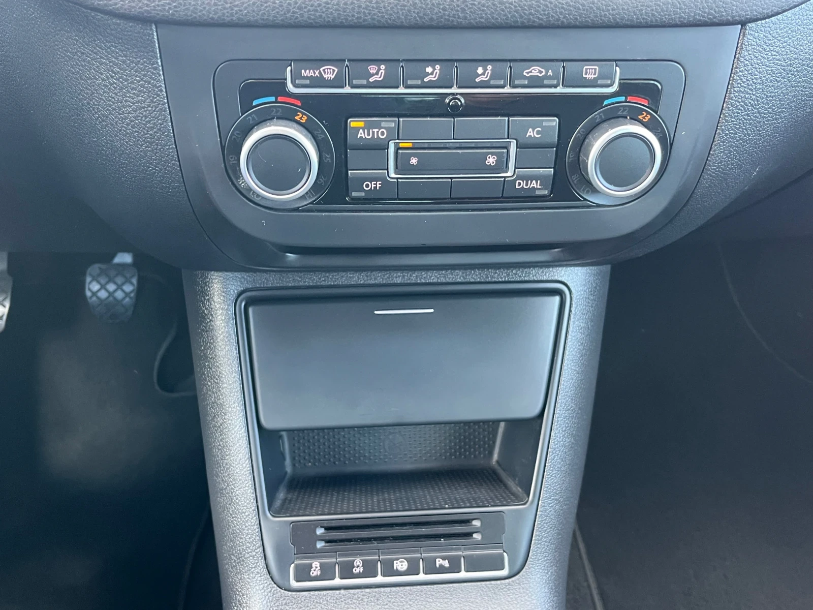 VW Tiguan 2.0TDI.Face Lift.Много хубав!!!Собствен лизинг!!!, снимка 14 - Автомобили и джипове - 54150599