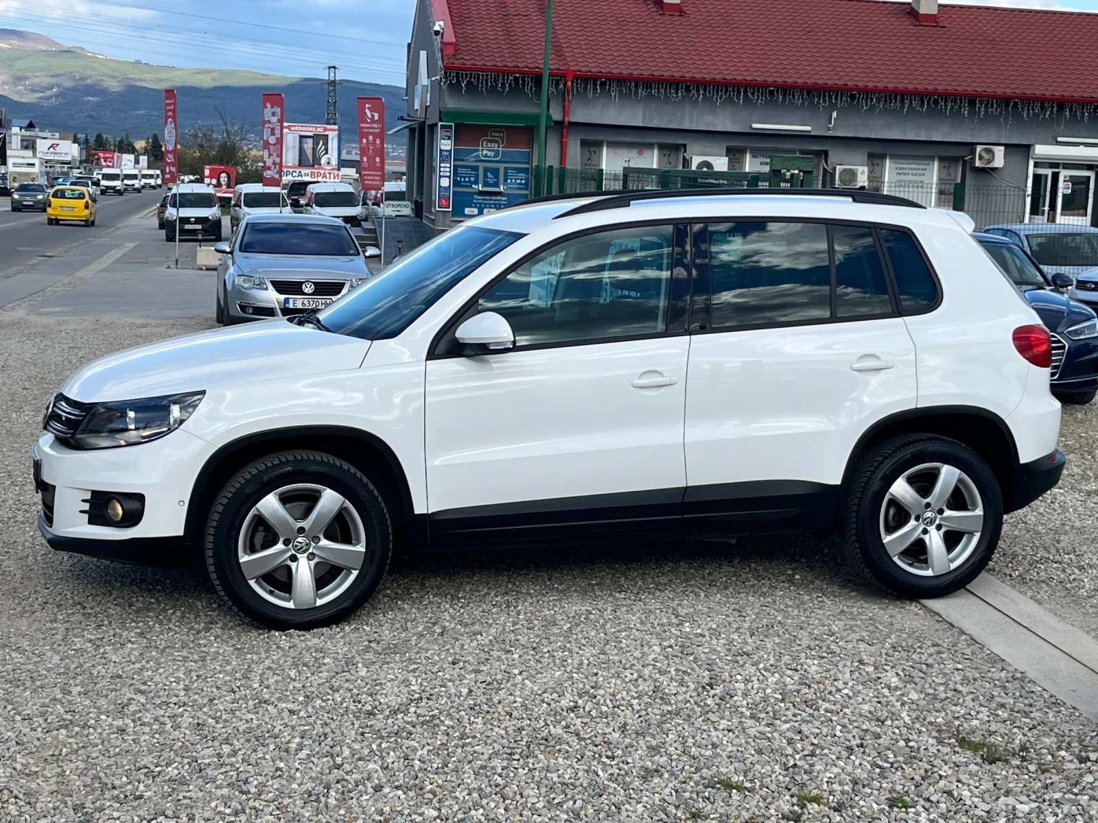 VW Tiguan 2.0TDI.Face Lift.Много хубав!!!Собствен лизинг!!!, снимка 9 - Автомобили и джипове - 54150599