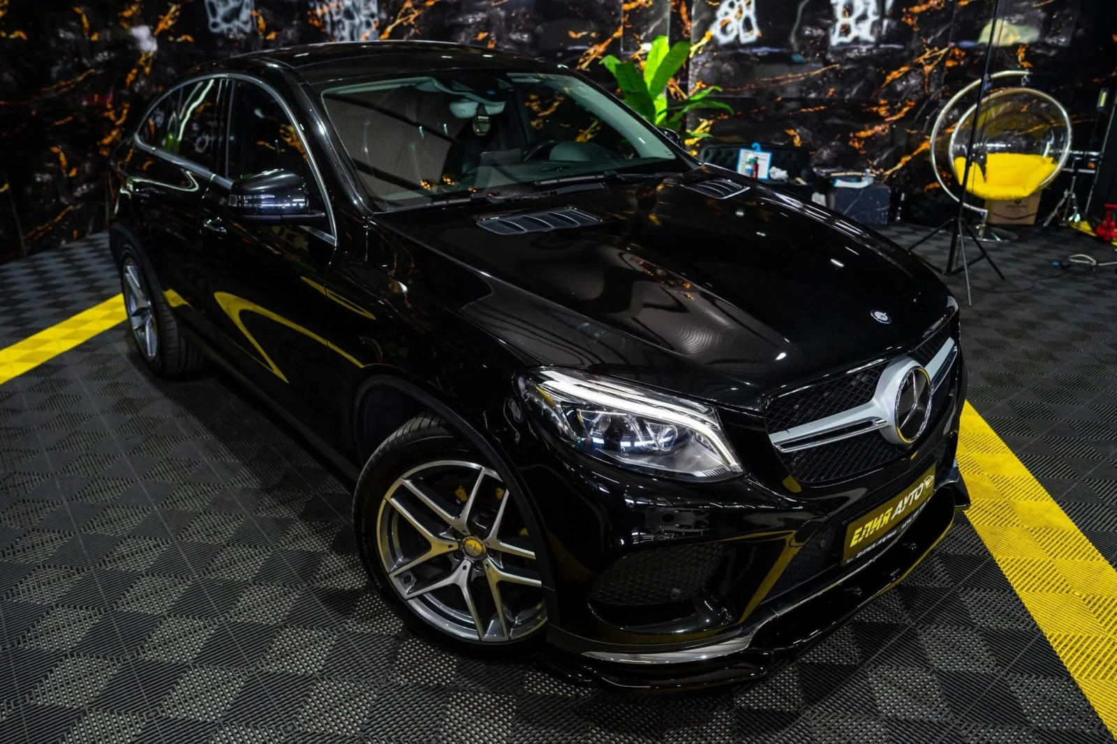 Mercedes-Benz GLE 350 D 4MATIC AMG LINE LED ПАНО RECARO ЛИЗИНГ 100%, снимка 5 - Автомобили и джипове - 55047175