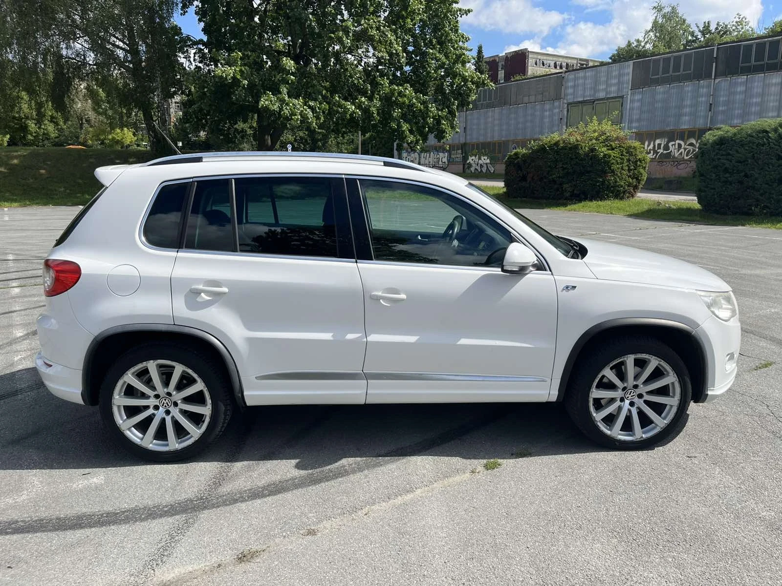 VW Tiguan, снимка 6 - Автомобили и джипове - 55545463