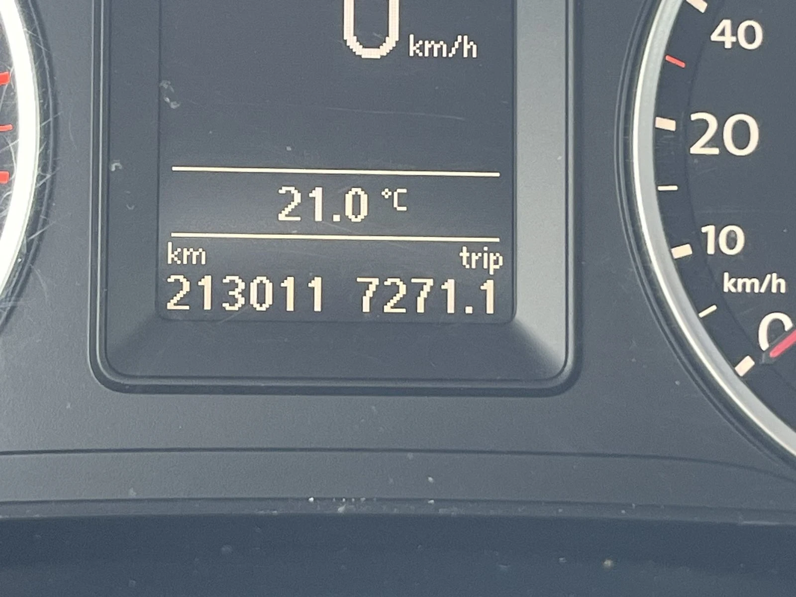 VW Tiguan, снимка 10 - Автомобили и джипове - 55545463