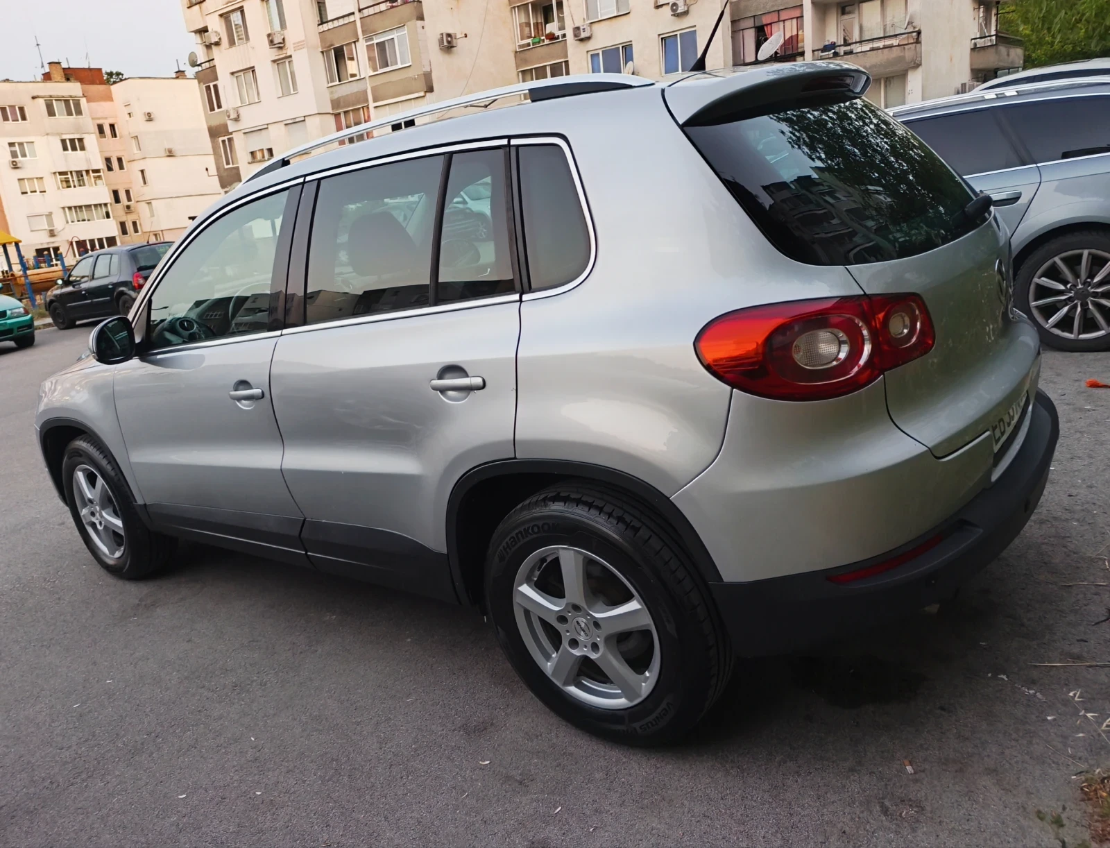 VW Tiguan 2.0 TDI, снимка 4 - Автомобили и джипове - 55607747