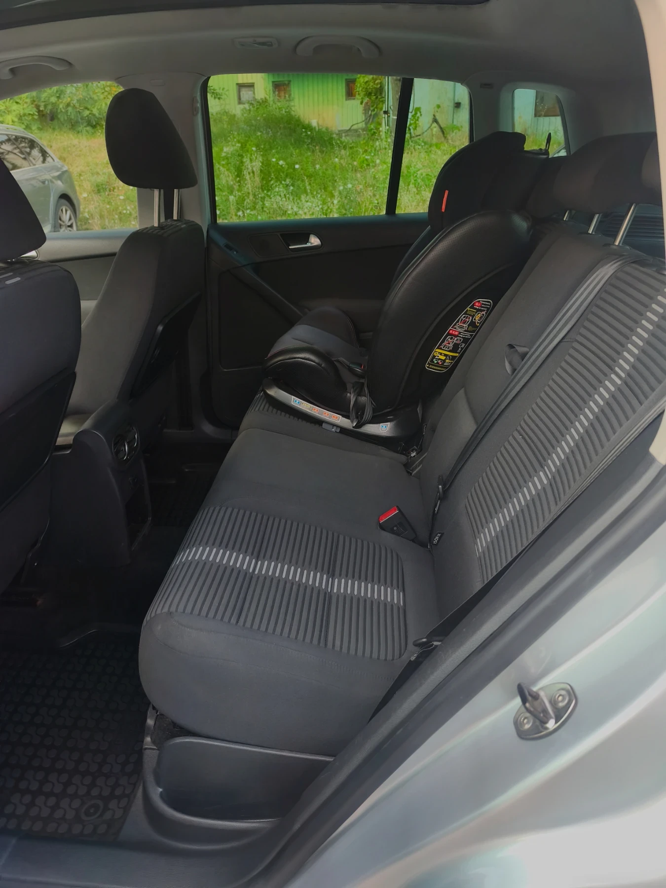 VW Tiguan 2.0 TDI, снимка 10 - Автомобили и джипове - 55607747