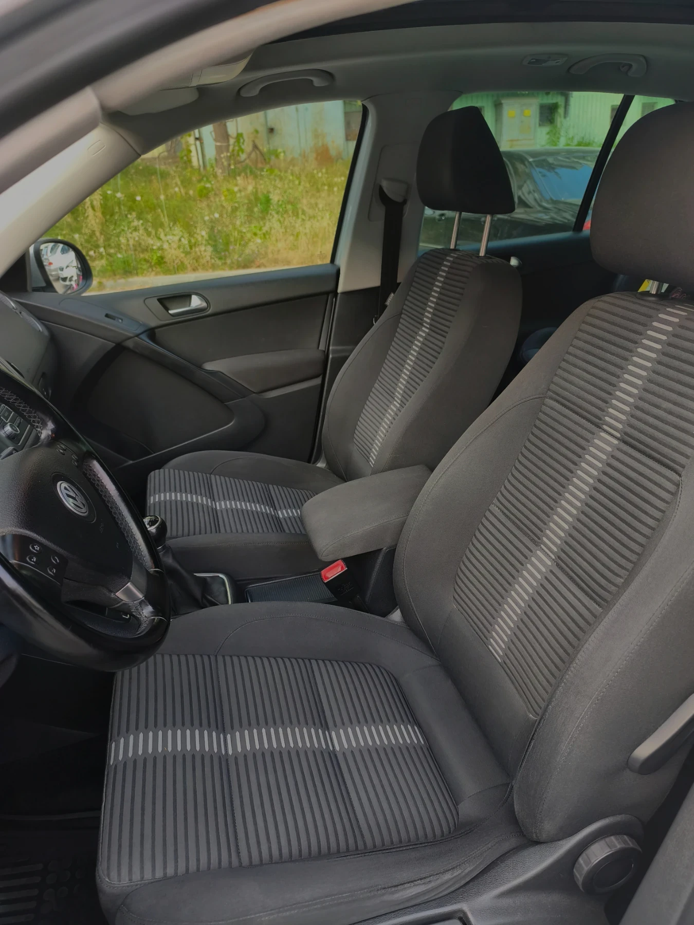 VW Tiguan 2.0 TDI, снимка 8 - Автомобили и джипове - 55607747