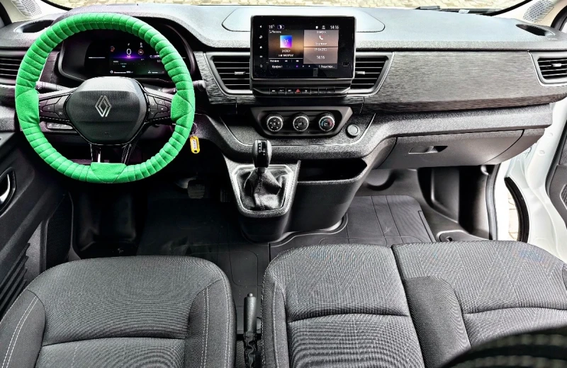 Renault Trafic 800km!2 БРОЯ НАЛИЧНИ!АВТОМАТ!CARPLAY!ТЕГЛИЧ!, снимка 12 - Бусове и автобуси - 52208176