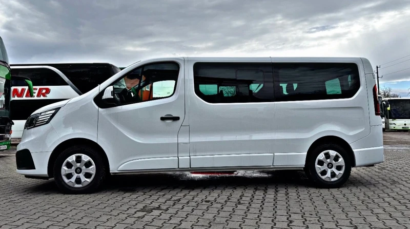 Renault Trafic 800km!2 БРОЯ НАЛИЧНИ!АВТОМАТ!CARPLAY!ТЕГЛИЧ!, снимка 4 - Бусове и автобуси - 52208176