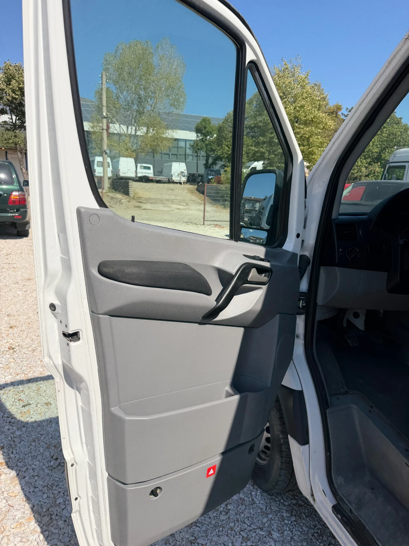 VW Crafter СЪС НАДСТРОЙКА, снимка 11 - Бусове и автобуси - 49271582