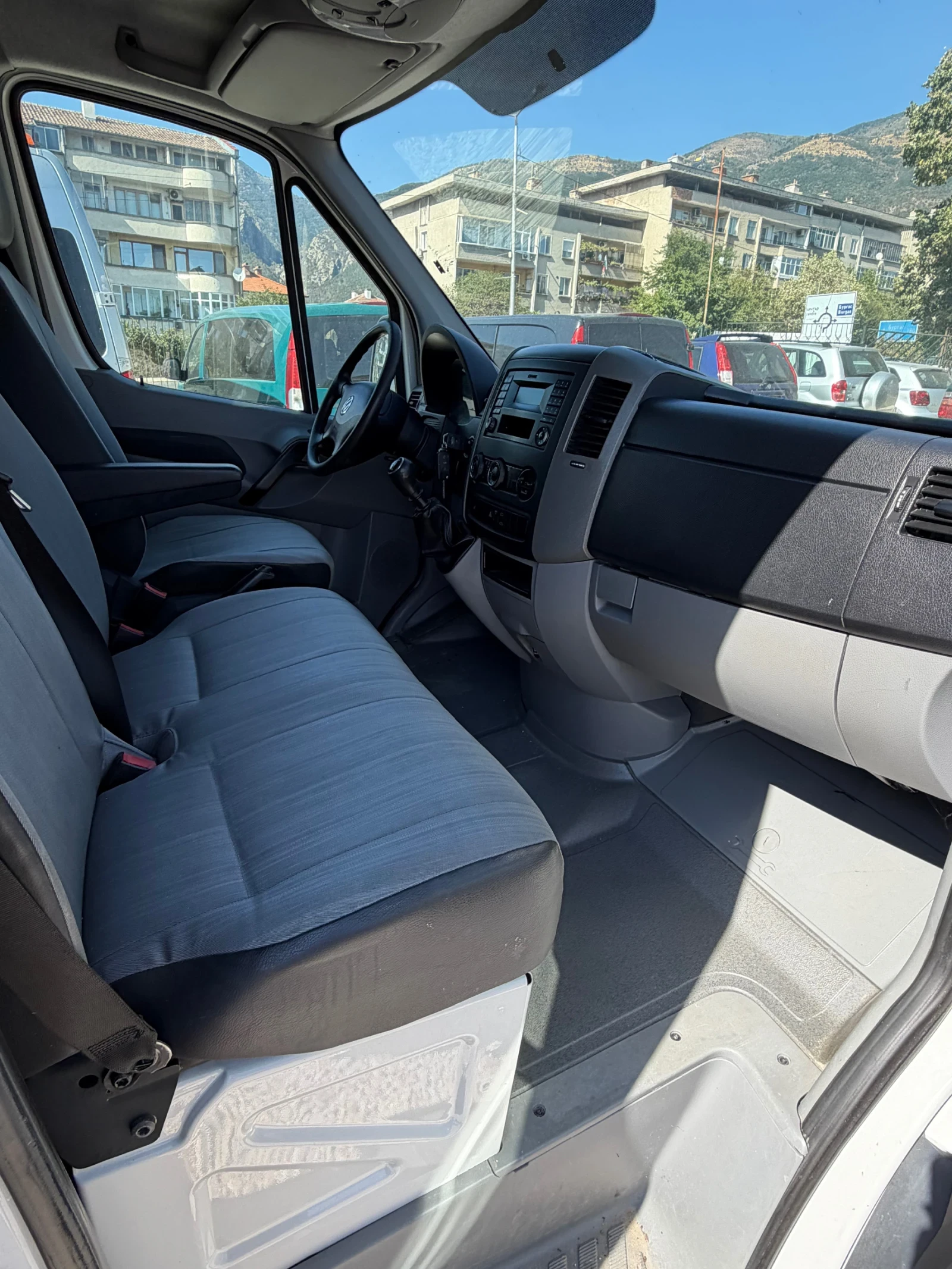 VW Crafter СЪС НАДСТРОЙКА, снимка 16 - Бусове и автобуси - 49271582