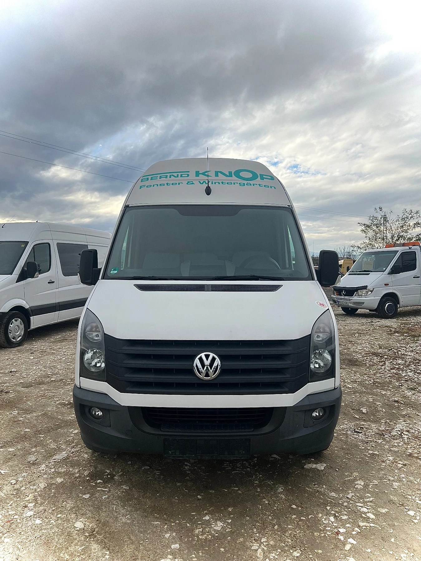 VW Crafter СЪС НАДСТРОЙКА - изображение 4