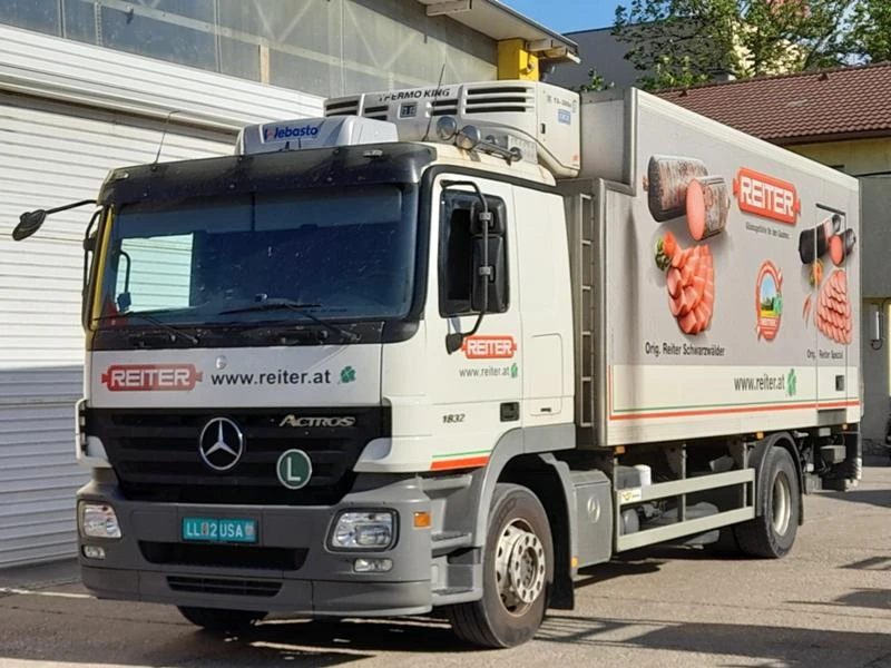 Mercedes-Benz Actros 1832 Хладилен, снимка 1 - Камиони - 36598102