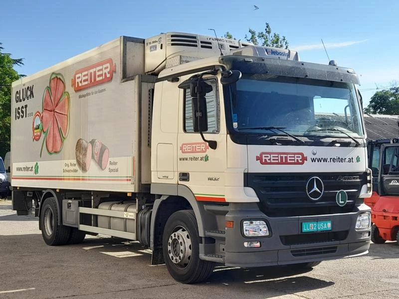 Mercedes-Benz Actros 1832 Хладилен, снимка 2 - Камиони - 36598102