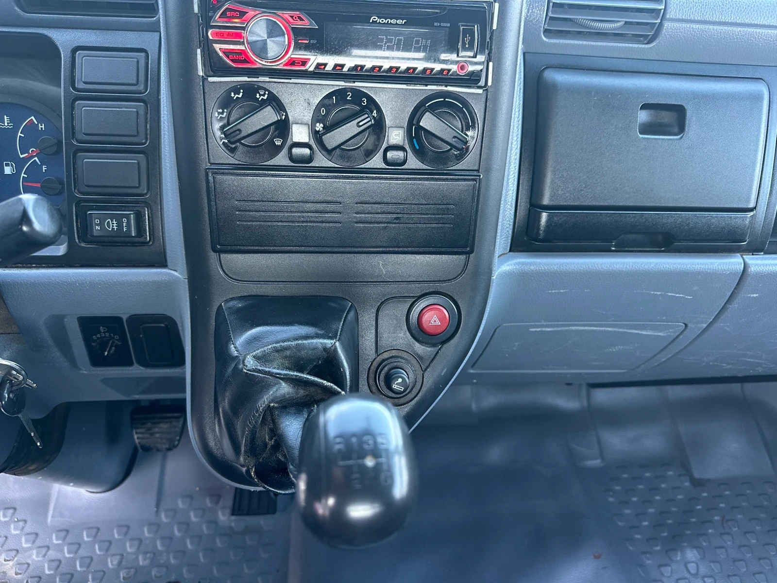 Mitsubishi Fuso FUSO CANTER 3C15- кош 4, 80/2, 30, снимка 11 - Камиони - 54046671