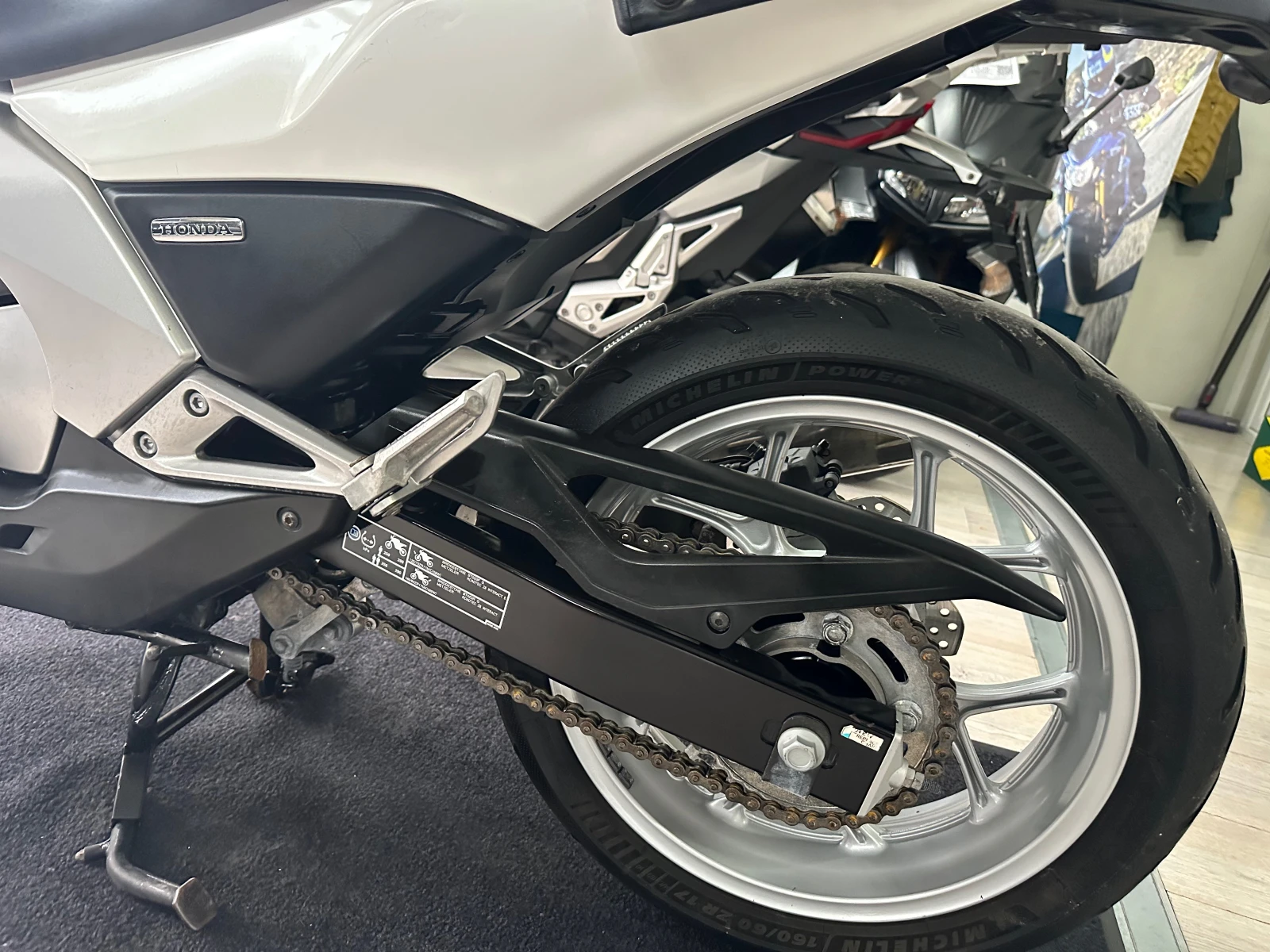 Honda Integra 700i ABS 08.2012. | Mobile.bg   13