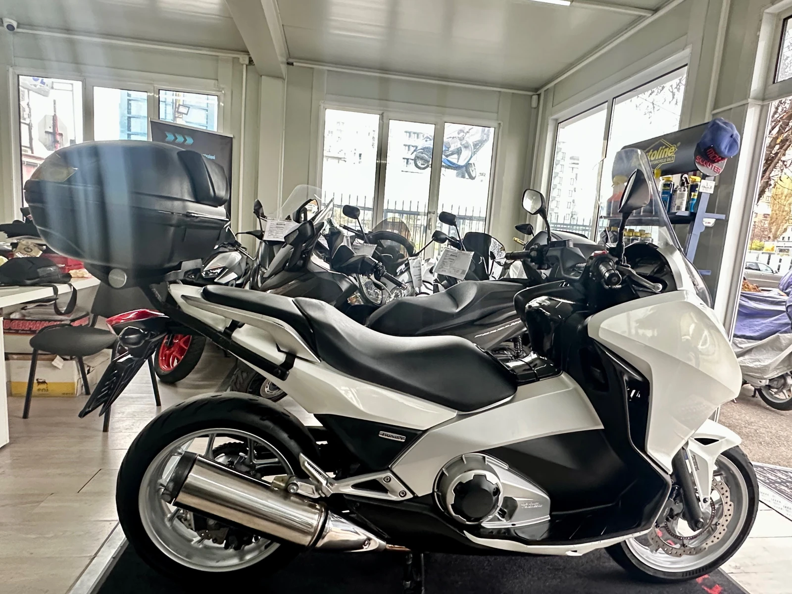 Honda Integra 700i ABS 08.2012. | Mobile.bg   15