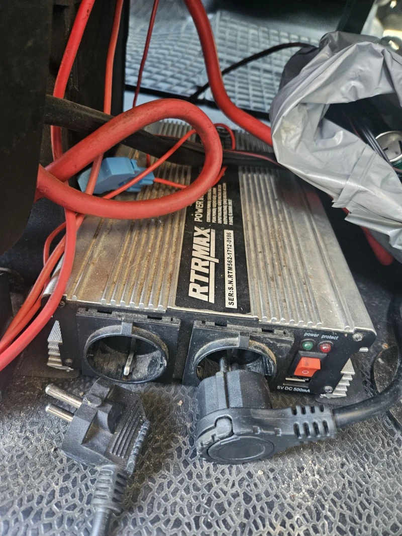 Кемпер Renault Burstner, снимка 17 - Каравани и кемпери - 52414294