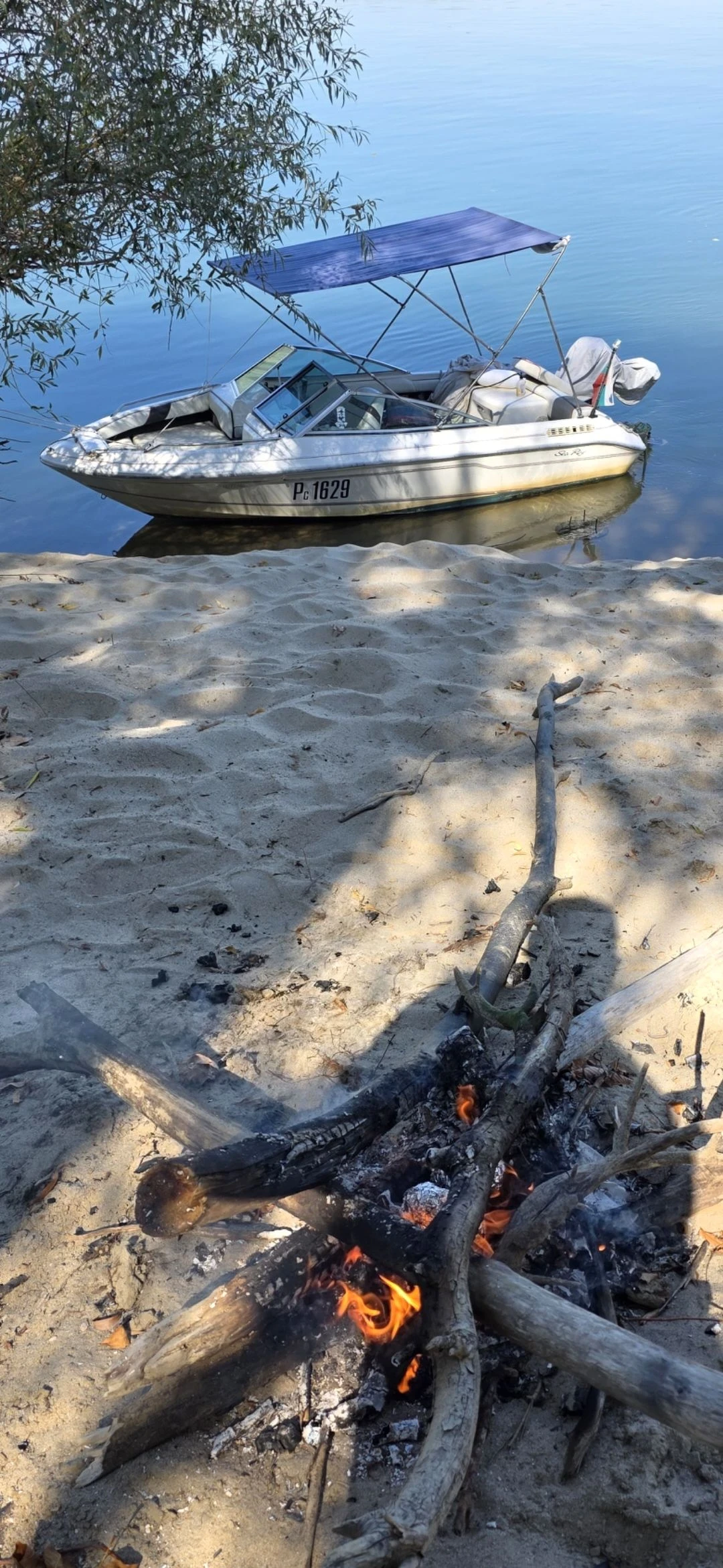 Моторна яхта Sea Ray 170, снимка 2 - Воден транспорт - 55767817