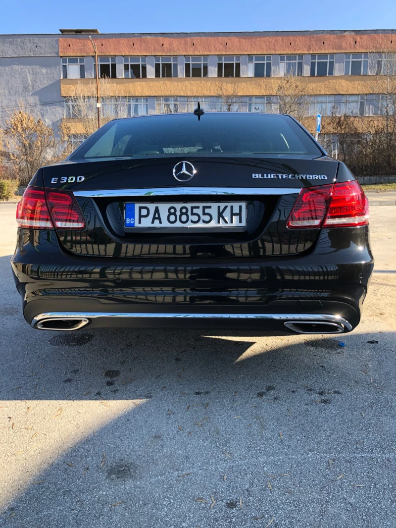 Mercedes-Benz E 300, снимка 2 - Автомобили и джипове - 47593036