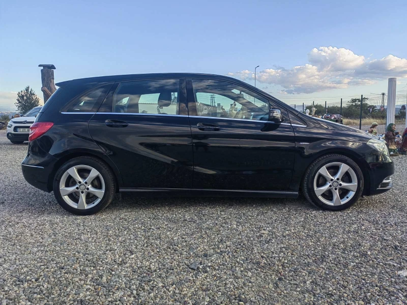 Mercedes-Benz B 180 2.0CDI, снимка 4 - Автомобили и джипове - 52316164