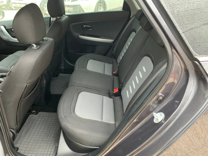 Kia Ceed 1.6D 128кс Нави, снимка 15 - Автомобили и джипове - 52299973