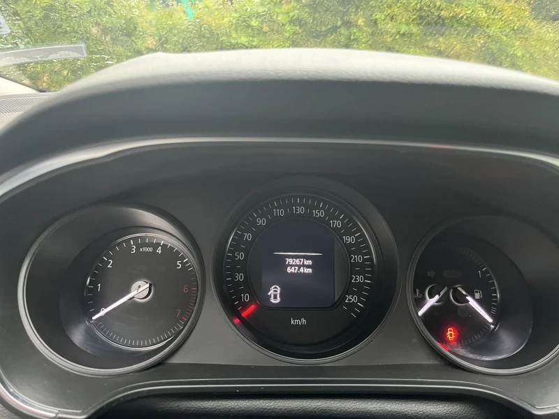 Renault Megane, снимка 9 - Автомобили и джипове - 52322137