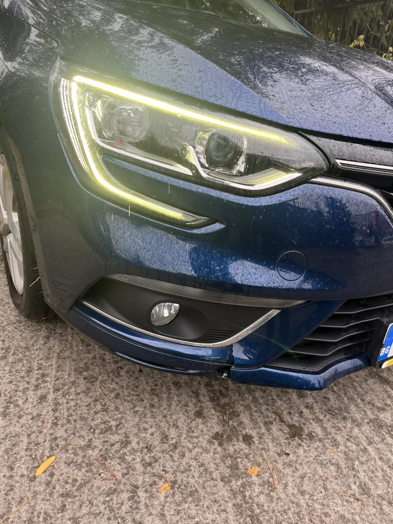 Renault Megane, снимка 8 - Автомобили и джипове - 52322137