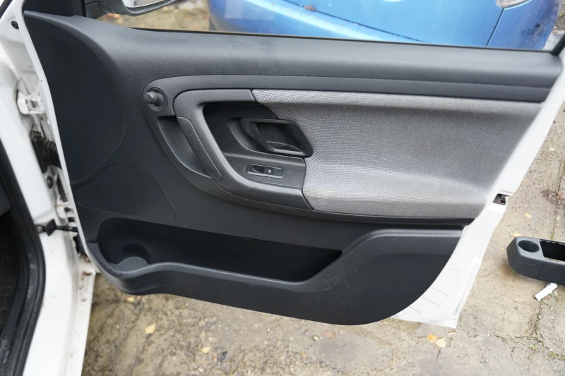 Skoda Fabia Fabia 1.6 TDI КАТАСТРОФИРАЛ, снимка 11 - Автомобили и джипове - 52559687