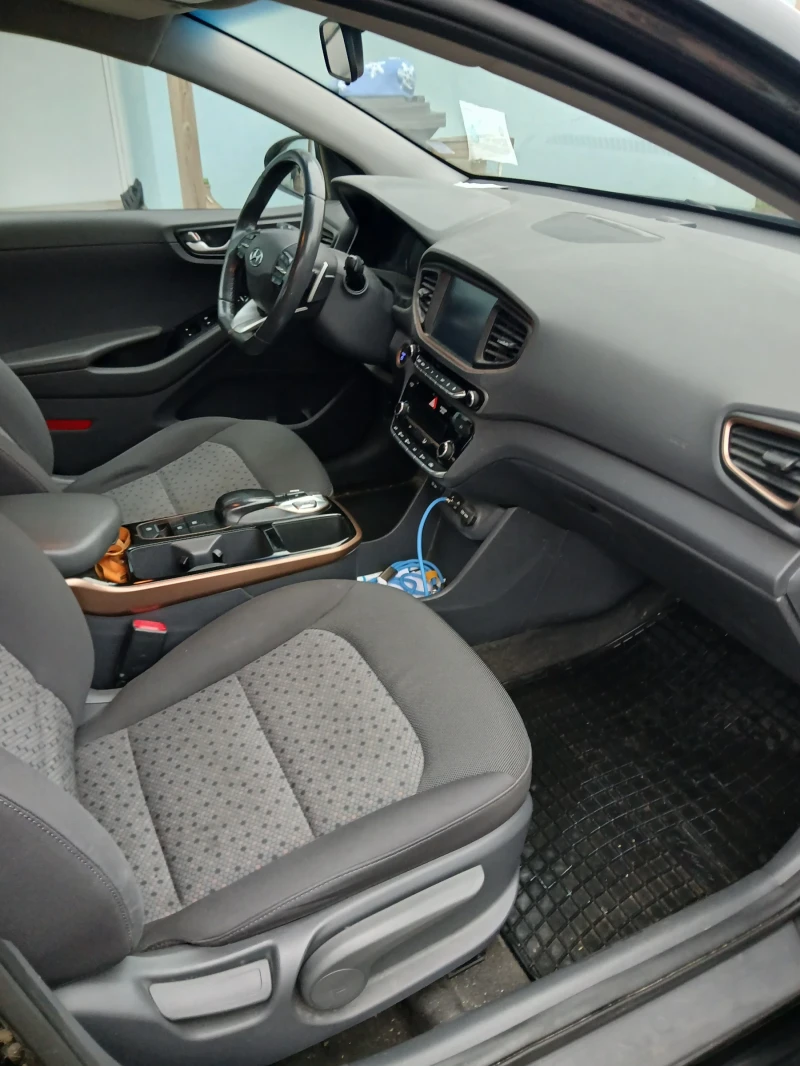 Hyundai Ioniq, снимка 10 - Автомобили и джипове - 52820510