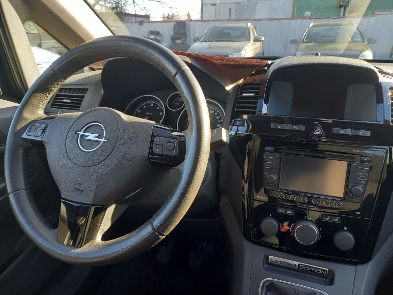 Opel Zafira КАТО НОВА, FACELIFT, ВСИЧКИ ЕКСТРИ, 1.8i 140 К.С, , снимка 12 - Автомобили и джипове - 53113159