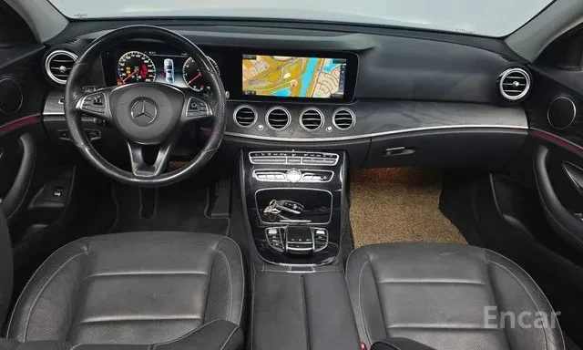 Mercedes-Benz E 300 E300 4MATIC Avantgarde | HUD | 360  камера | , снимка 6 - Автомобили и джипове - 55739567