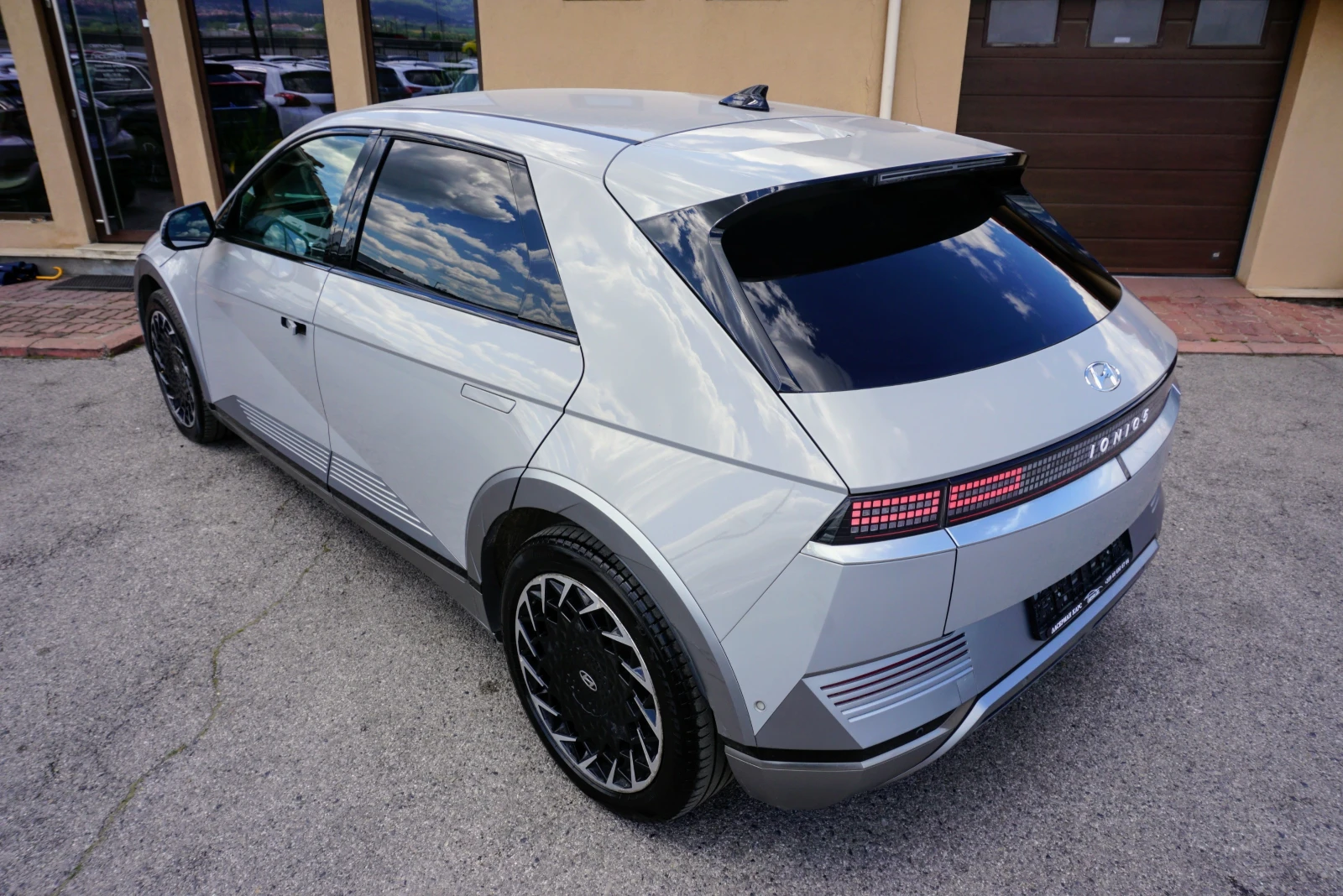 Hyundai Ioniq 5 AWD 72.6KWH EVOLUTION - изображение 3