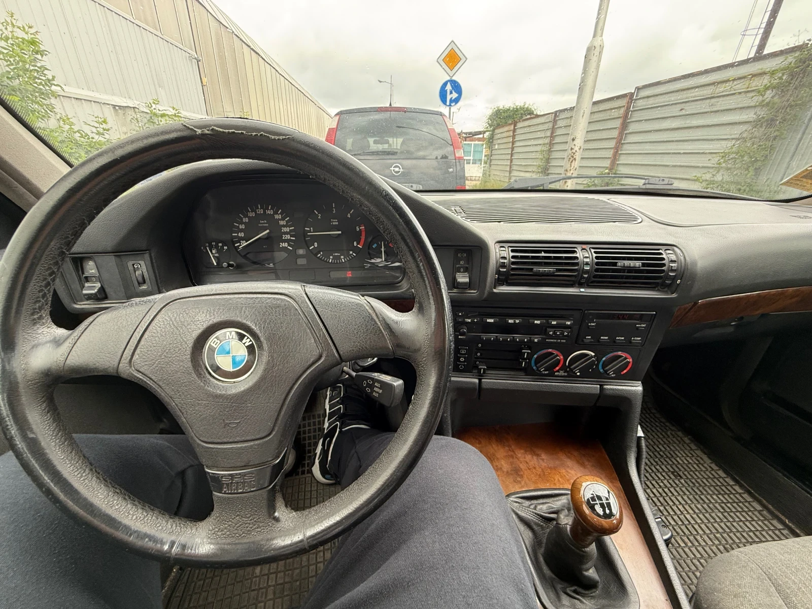BMW 525 2.5TD - изображение 6