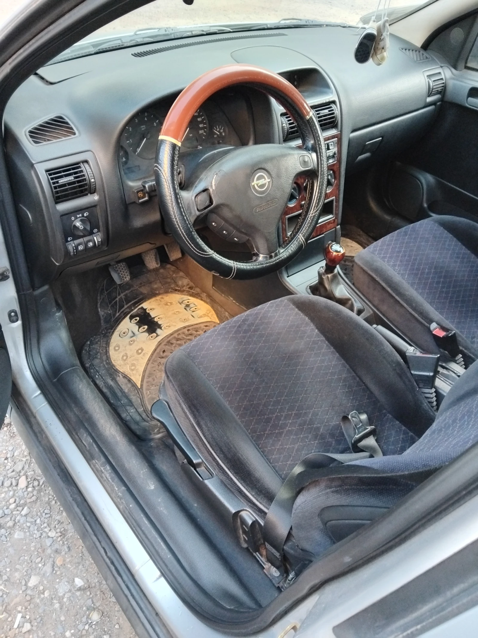 Opel Astra 1.4 16V - изображение 10