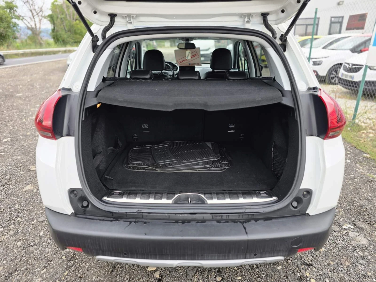 Peugeot 2008 1.5 BLUE HDI - изображение 2