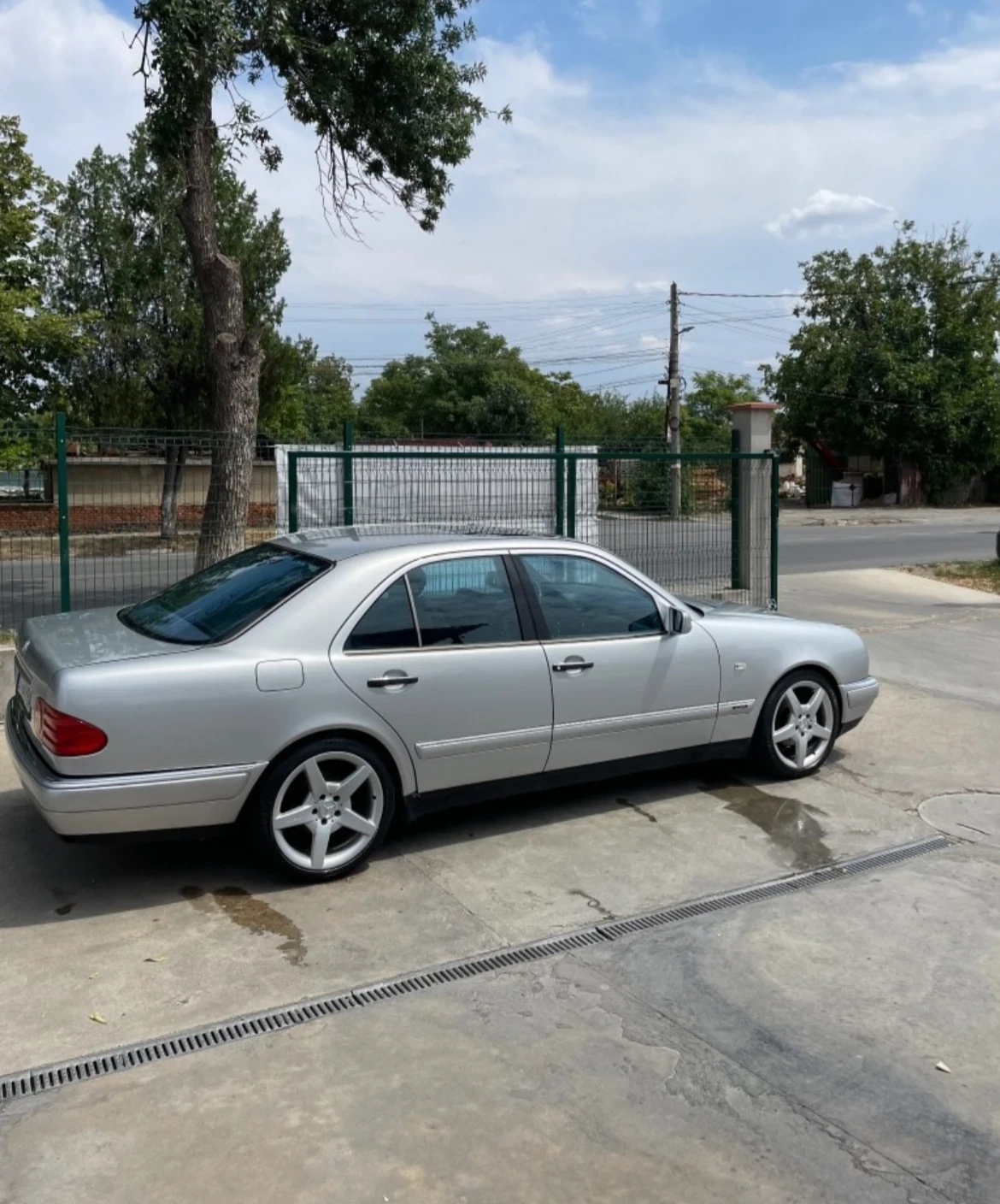 Mercedes-Benz E 300 | Mobile.bg — изображение 1