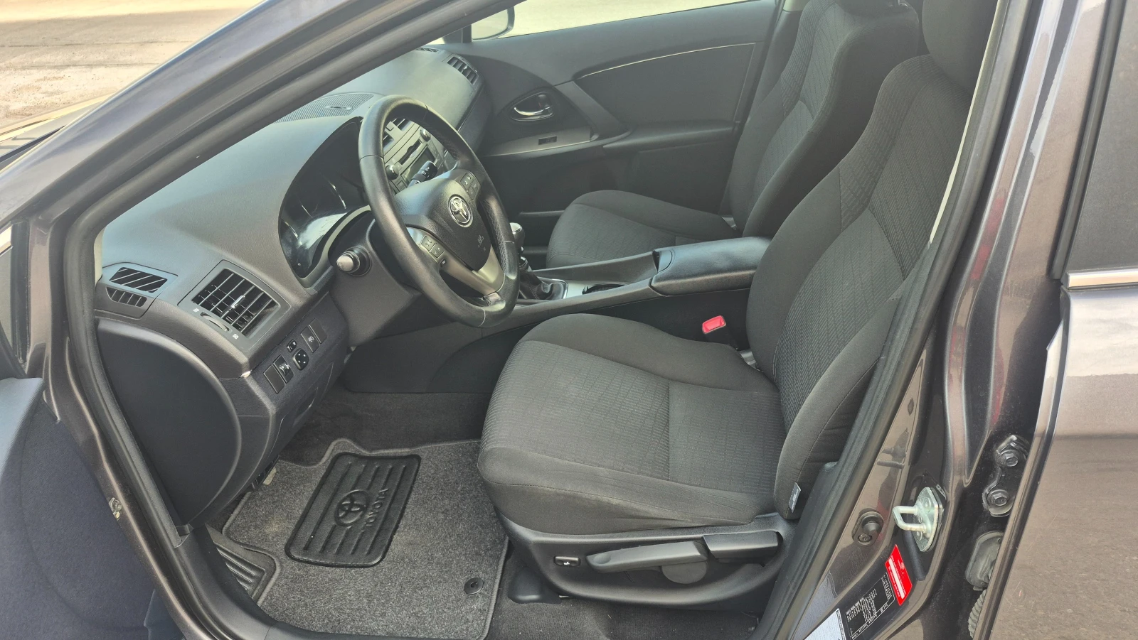 Toyota Avensis 2.0d4d 126 к.с. Германия, снимка 9 - Автомобили и джипове - 53428658