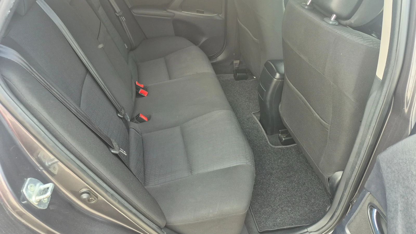 Toyota Avensis 2.0d4d 126 к.с. Германия, снимка 11 - Автомобили и джипове - 53428658