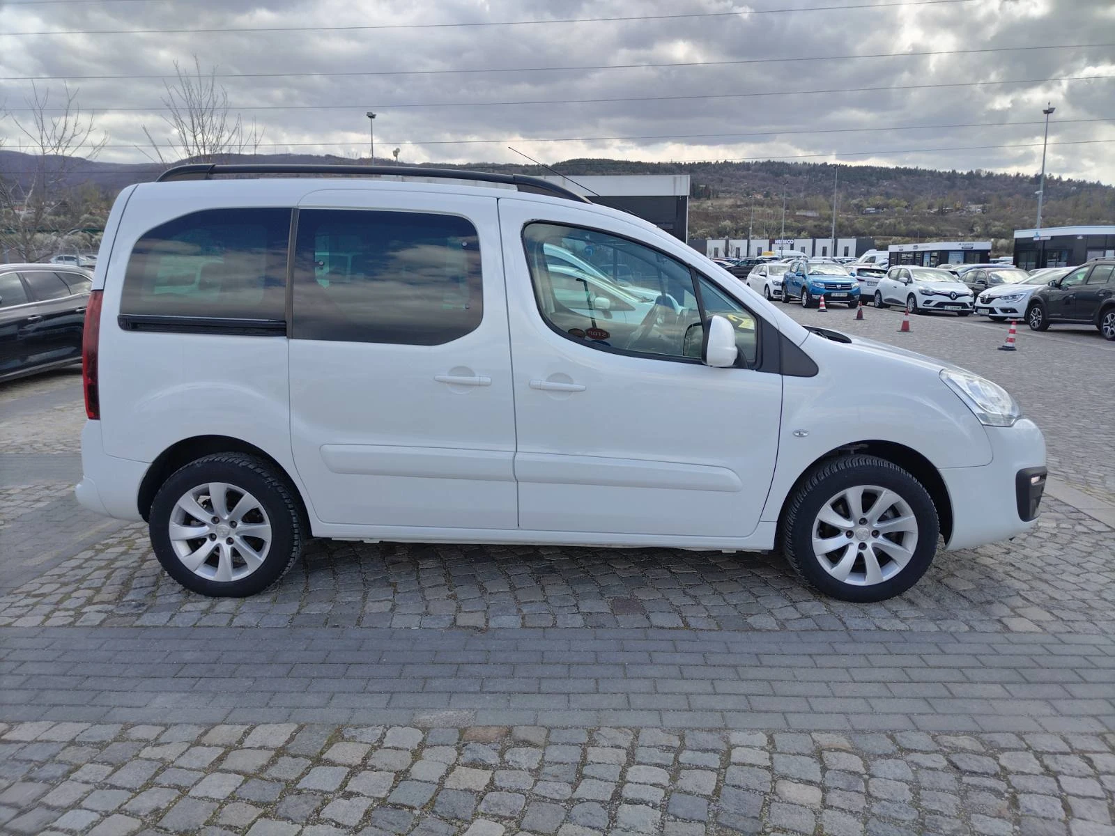 Peugeot Partner 1.6 HDI/120к.с., снимка 7 - Автомобили и джипове - 54149095